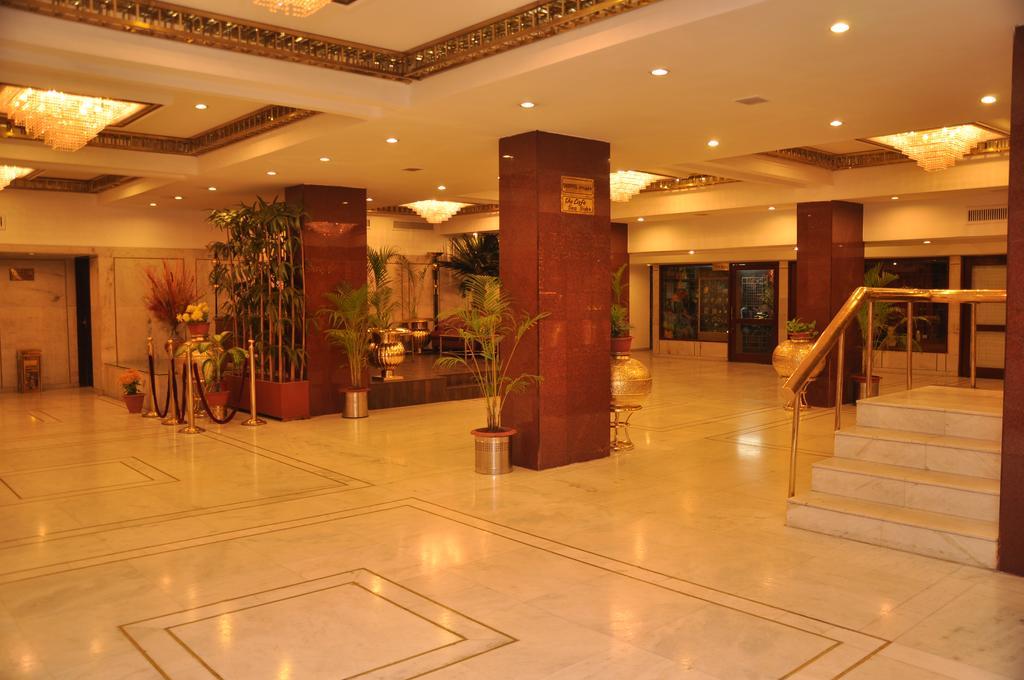 K C Residency, Jammu Hotel Kültér fotó