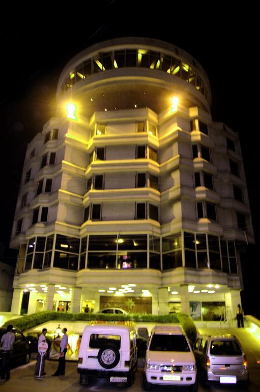 K C Residency, Jammu Hotel Kültér fotó